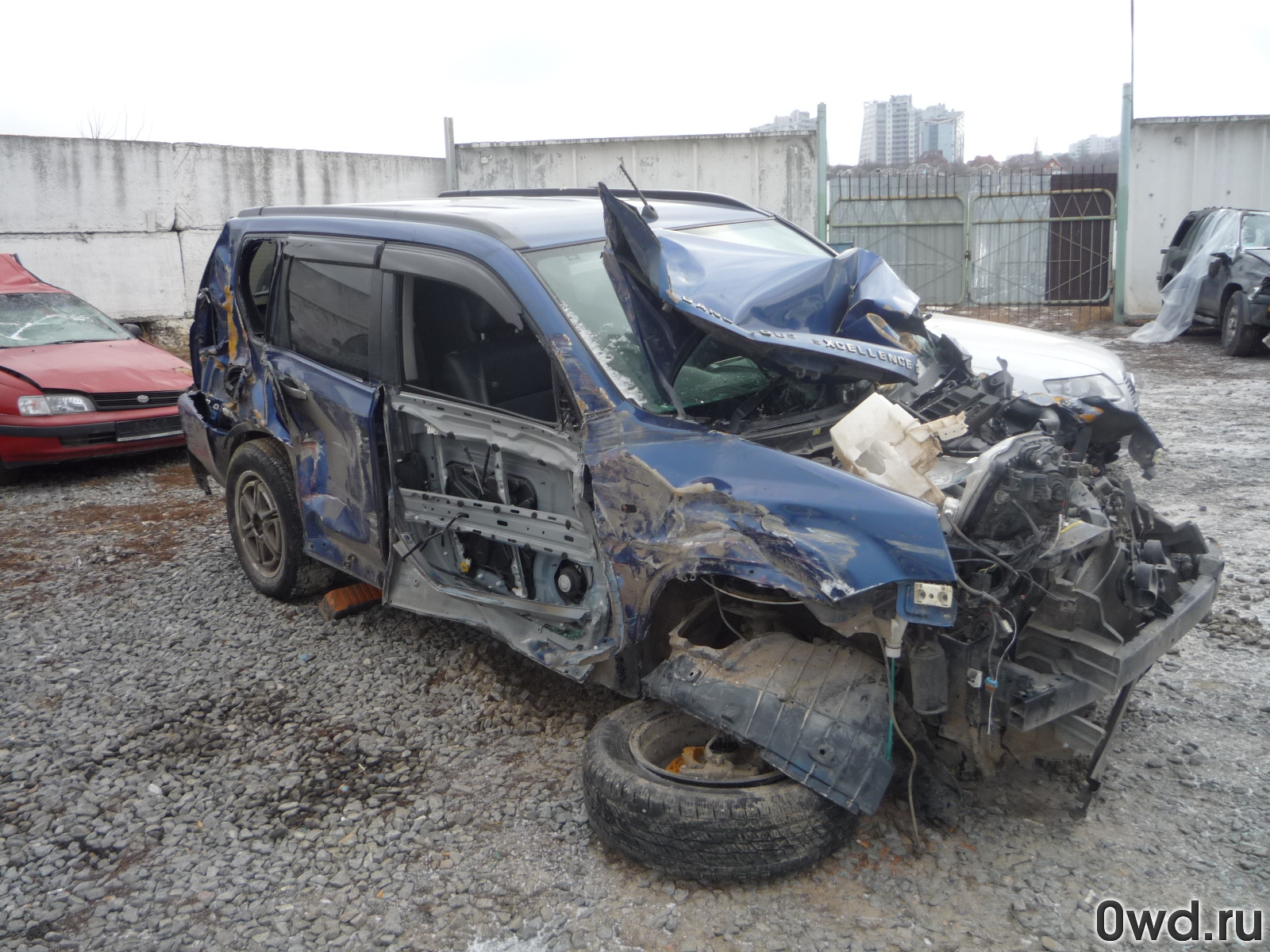 Битый автомобиль Nissan X-Trail (2007) в Белгороде